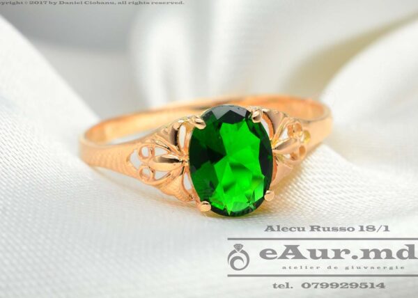 inel din aur 14 carate cu fianit verde oval