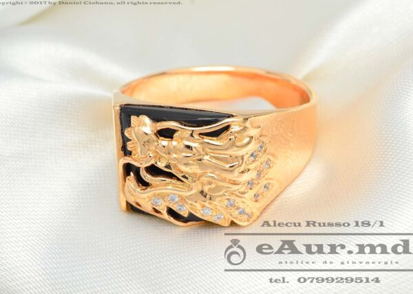 model de inel din aur 14 carate cu zirconiu negru si dragon