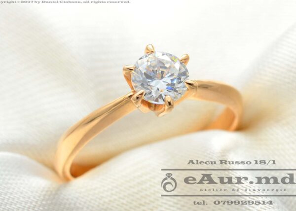 model de inel de logodna cu diamant sau mussanit sau swarovski lce poate fi confectionat la comanda