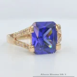 bijuterie de calitate superioara, inel de dama cu piatra violet si pietre mici incolore fixate calitativ cu garantie