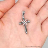 model de cruce din aur alb, pentru doamna, cu pietre sau diamante disponibila in chisinau